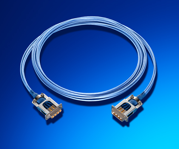 在电缆中使用膨体聚四氟乙烯(ePTFE)有助于减少电气系统间的干扰。
