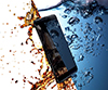手机图片，用于推介GORE®手持式电子设备防水防尘透气产品。