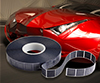 红色汽车的图片，用于推介GORE®汽车防水透气产品。